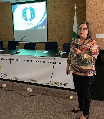  Researcher Magda Bergmann presented the agro-mineral projects of the 
Geological Survey of Brazil
 