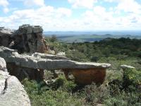 O Geossítio Igrejinha é um conjunto de relevos ruiniformes localizados no rebordo erosivo da Chapada de São José, borda NE da Bacia do Jatobá. Foto: Rogério Valença Ferreira