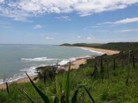 Predominio de relevo colinoso nesse segmento do litoral, entre Macaé e Rio das Ostras. Foto: M. Ambrosio