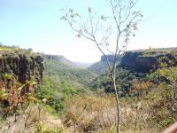 Visada para o Vale, a partir do topo da Cachoeira. Fonte: Geoparques do Brasil (CPRM, 2010)
