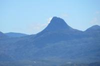 Panorama do Pico do Itobira visto do mirante do Bittencourt. Foto-Rogério Valença Ferreira, 2015.