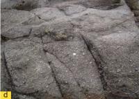 Granito Itaoca, com fraturas do mesmo sistema da que  condiciona o leito do rio