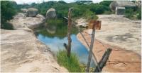 Lagoa de pedra (conhecida como tanque azul) onde foram encontrados fósseis de animais pré-históricos (megafauna) de 10.000 anos AP (Nascimento & Ferreira, 2012).